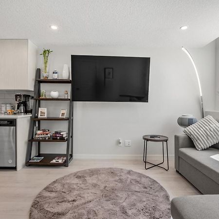 Cozy Rockland Park Unit+Parking Daire YYC Dış mekan fotoğraf