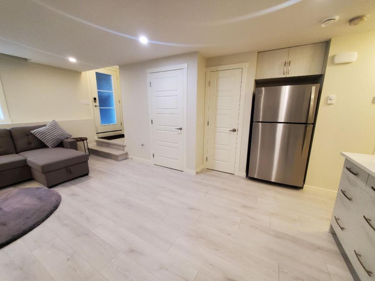 Cozy Rockland Park Unit+Parking Daire YYC Dış mekan fotoğraf