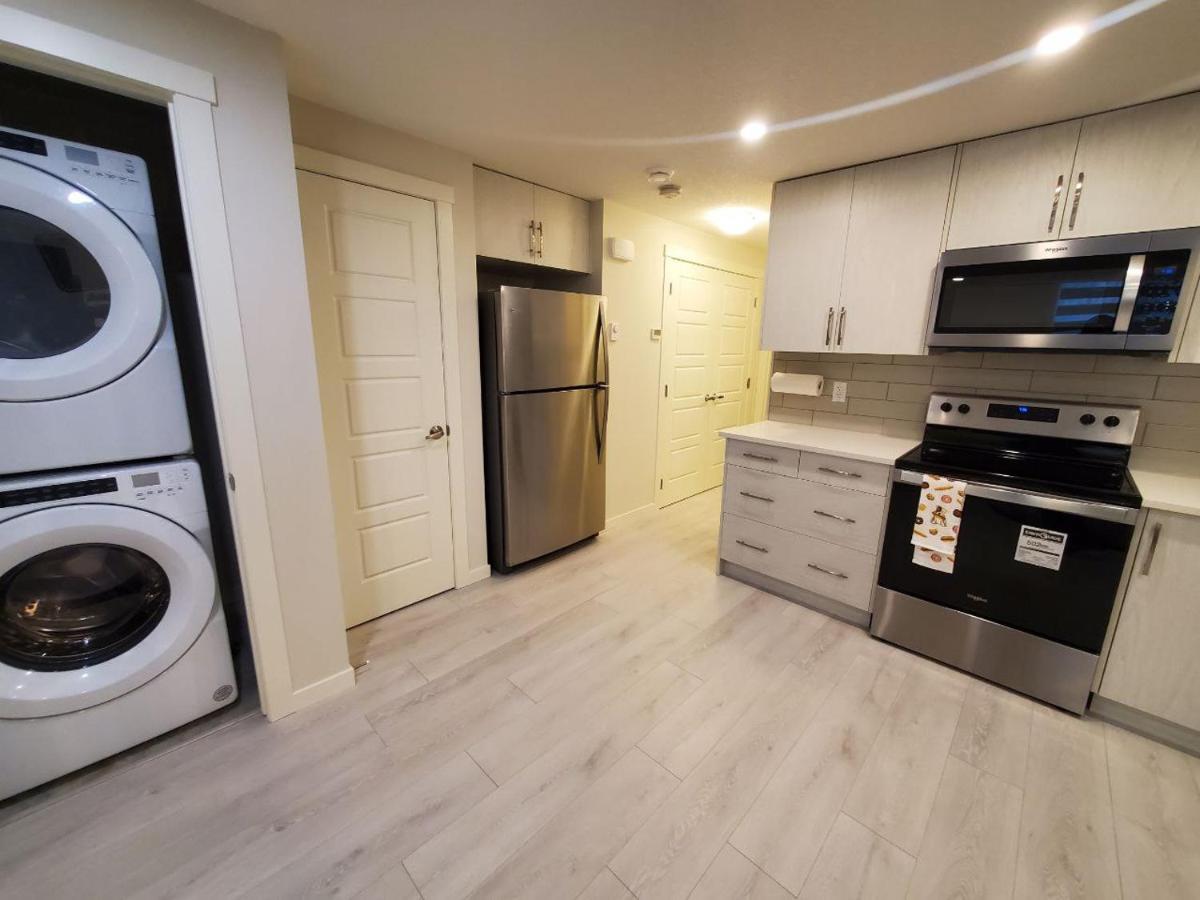Cozy Rockland Park Unit+Parking Daire YYC Dış mekan fotoğraf