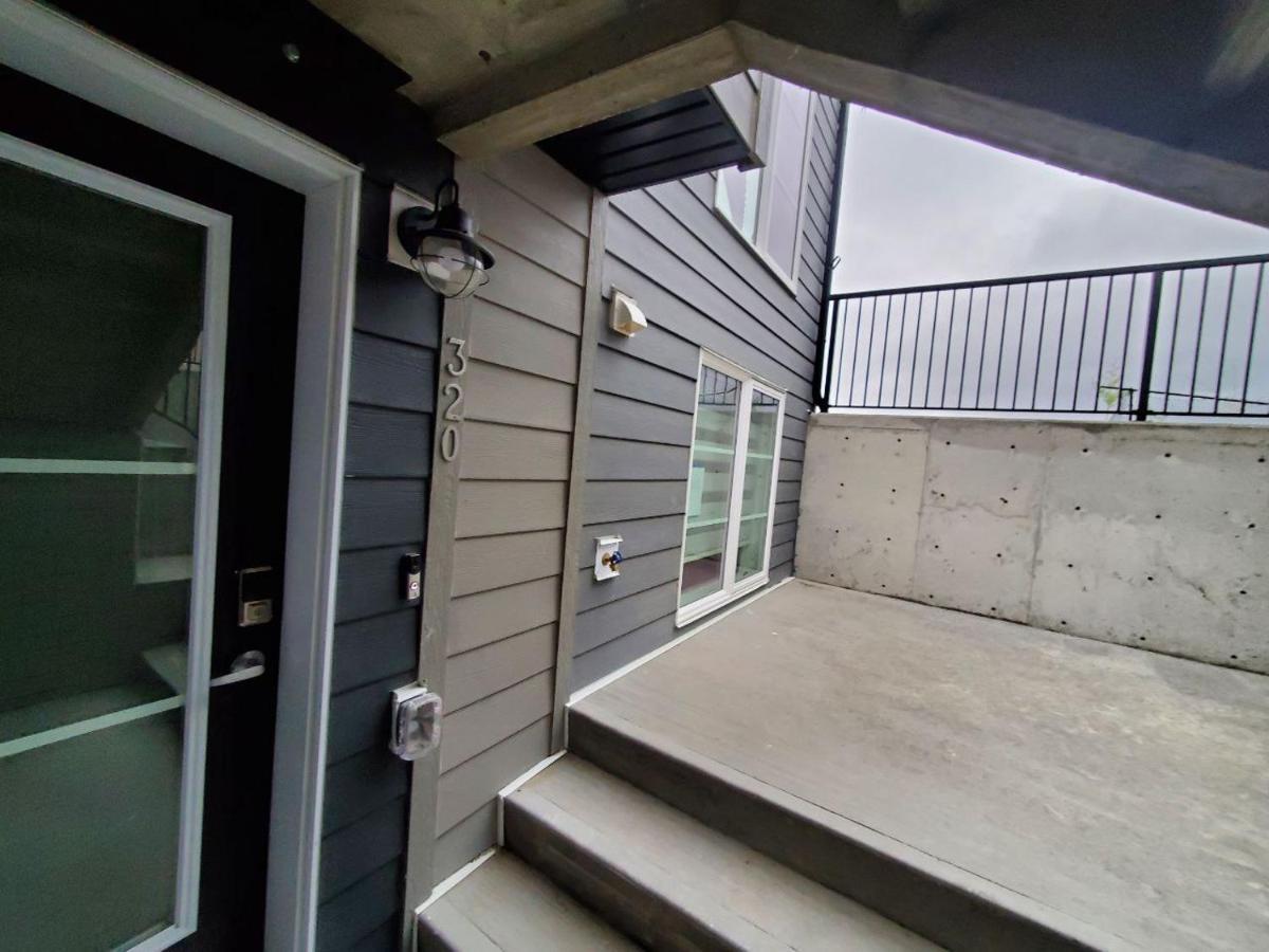 Cozy Rockland Park Unit+Parking Daire YYC Dış mekan fotoğraf