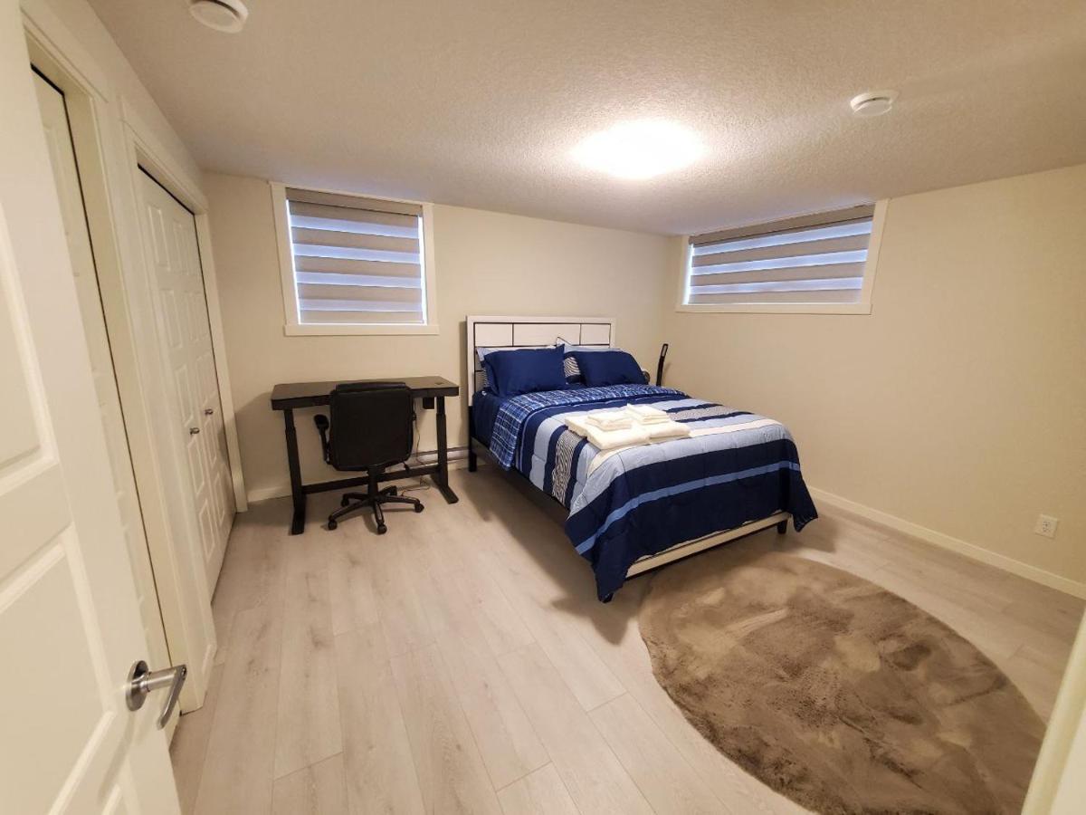 Cozy Rockland Park Unit+Parking Daire YYC Dış mekan fotoğraf