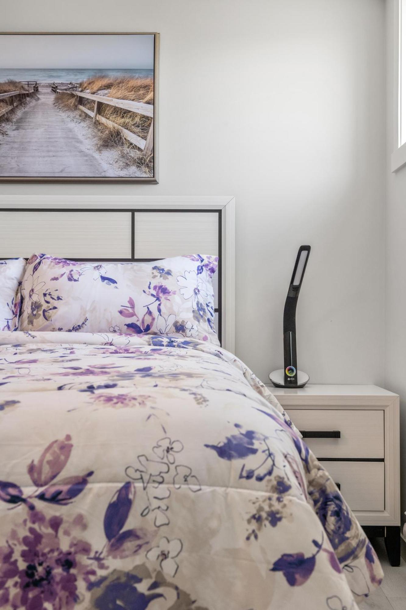 Cozy Rockland Park Unit+Parking Daire YYC Dış mekan fotoğraf