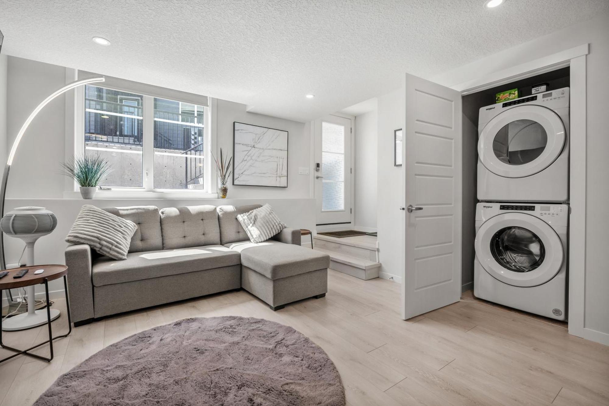 Cozy Rockland Park Unit+Parking Daire YYC Dış mekan fotoğraf