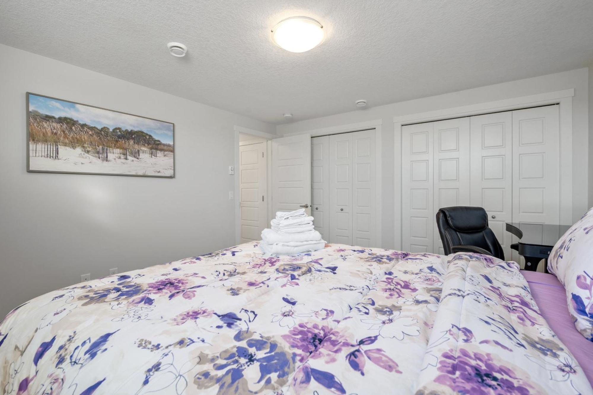 Cozy Rockland Park Unit+Parking Daire YYC Dış mekan fotoğraf
