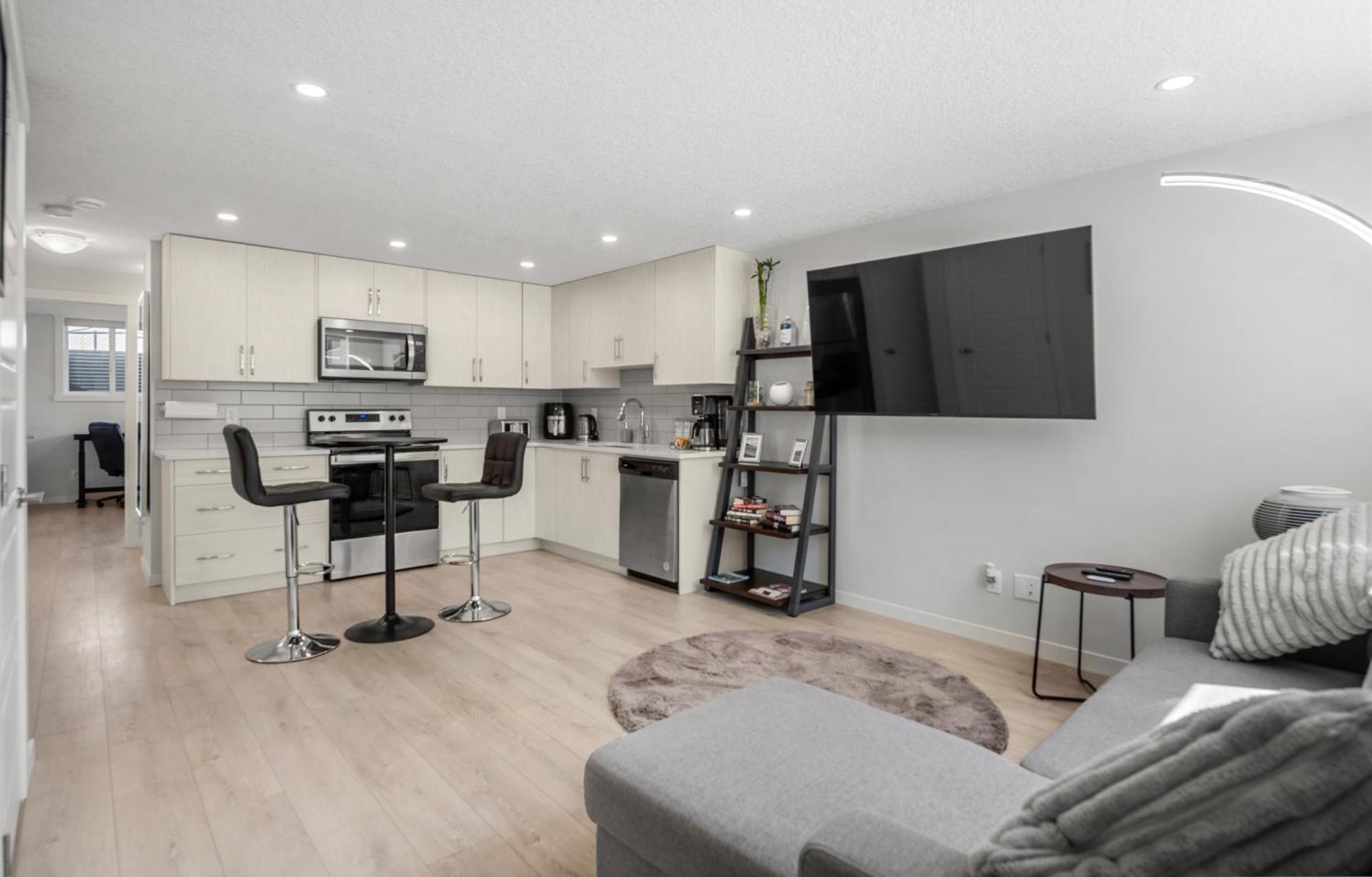 Cozy Rockland Park Unit+Parking Daire YYC Dış mekan fotoğraf