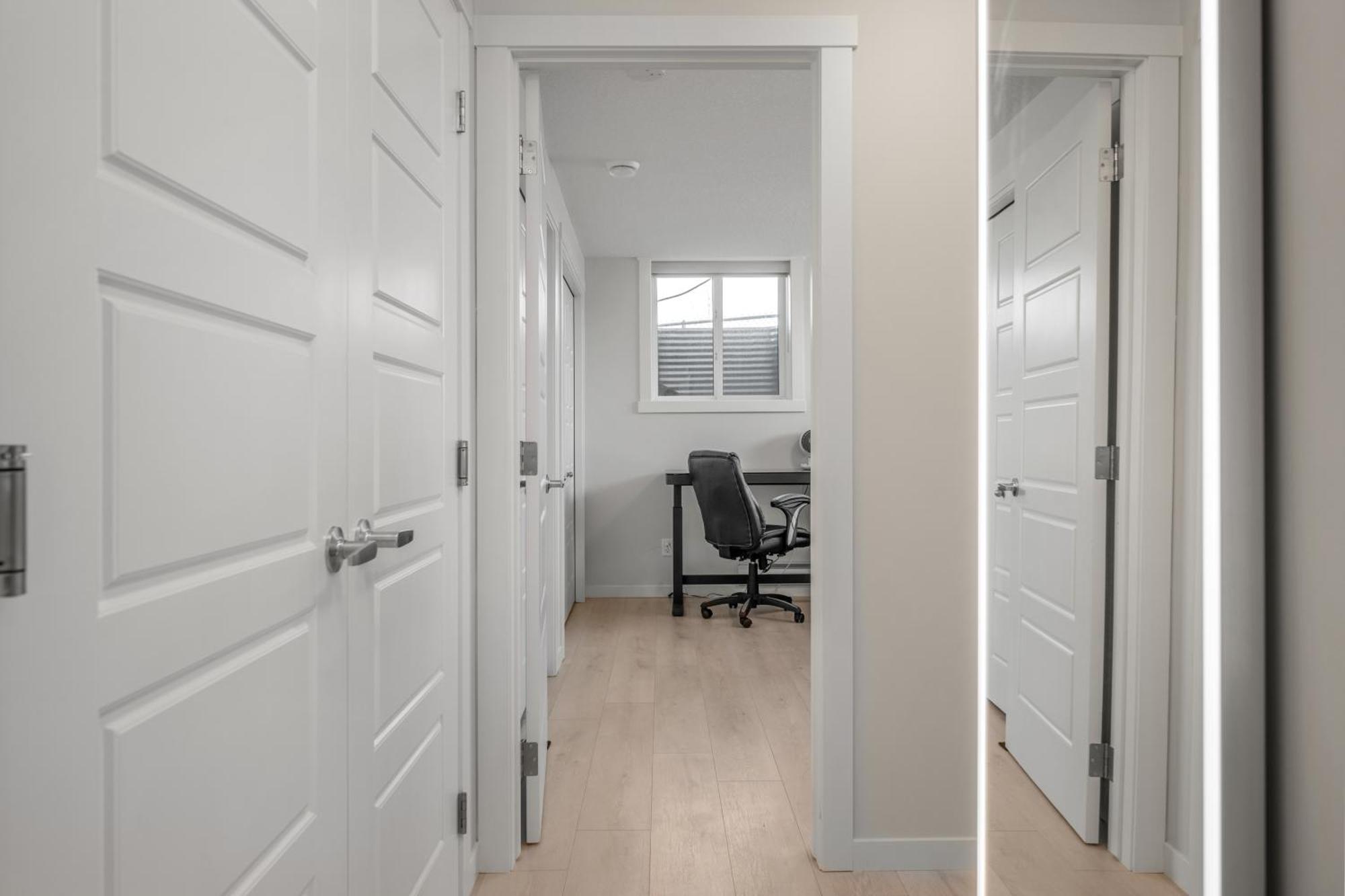 Cozy Rockland Park Unit+Parking Daire YYC Dış mekan fotoğraf