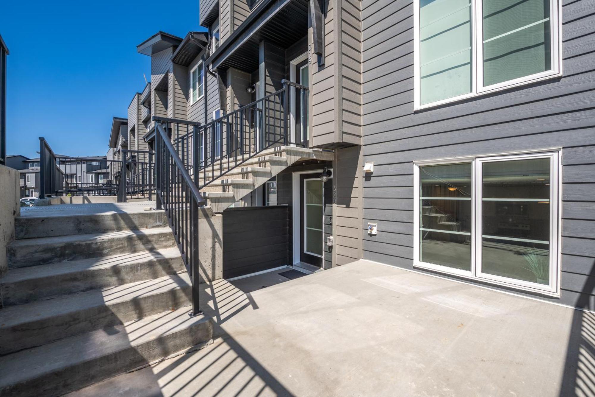 Cozy Rockland Park Unit+Parking Daire YYC Dış mekan fotoğraf