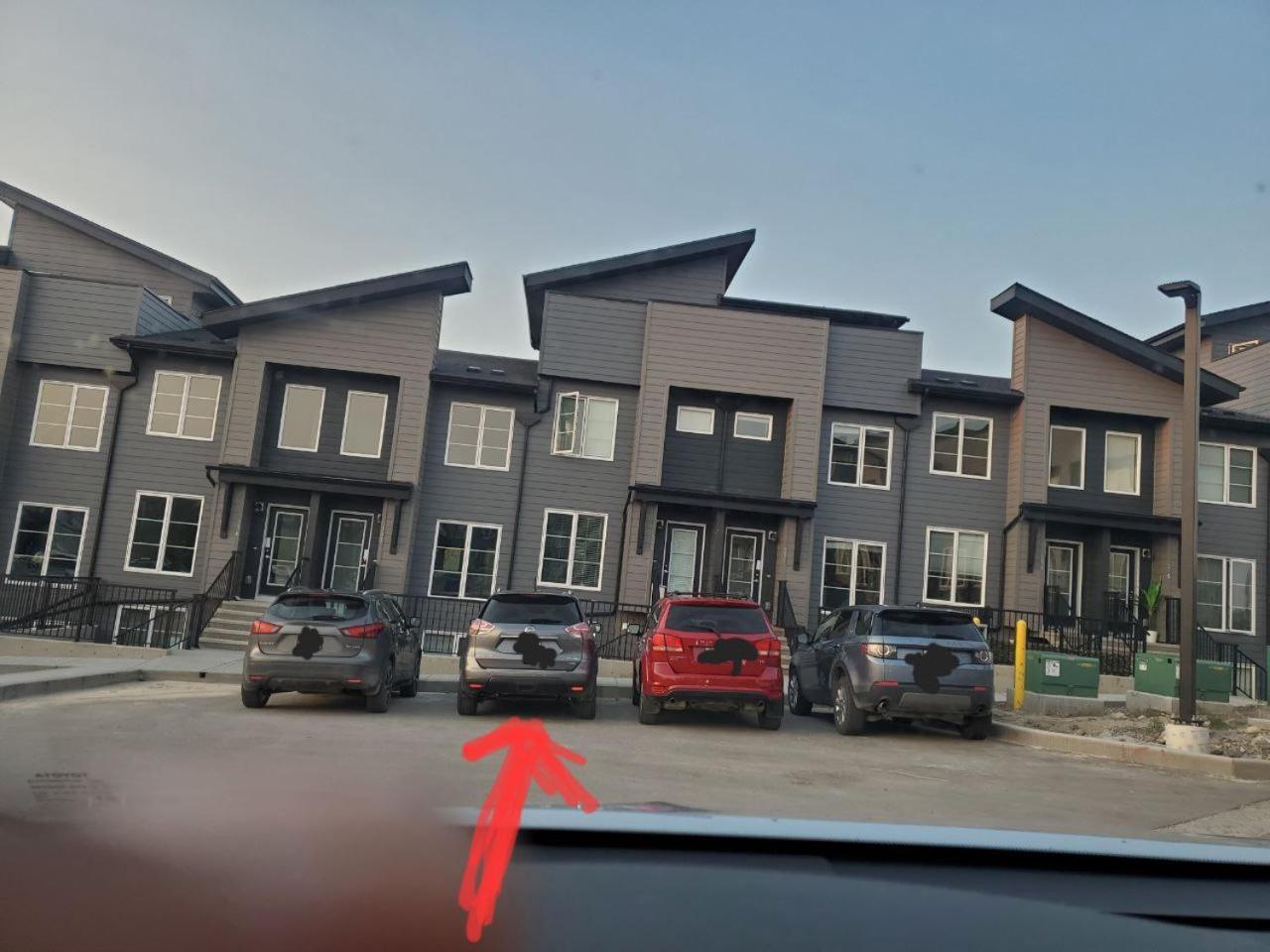 Cozy Rockland Park Unit+Parking Daire YYC Dış mekan fotoğraf